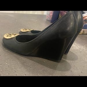 Tory Burch size 6 Black wedge heels